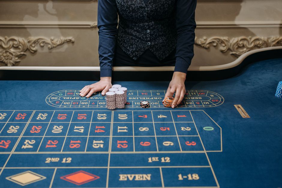 Live Dealer: Mengenal Peran Penyiar dan Alur Sesi